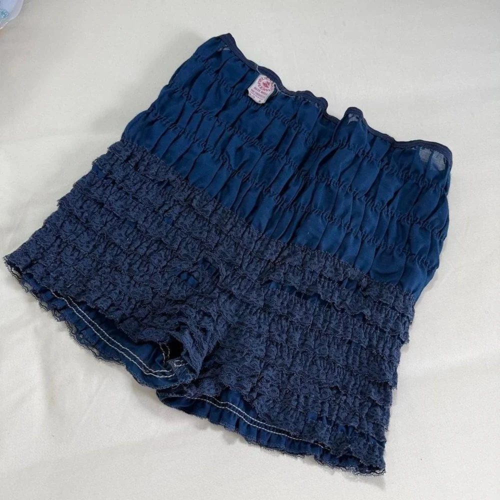Blue ruffle bloomer shorts‎  60s navy ruffle shorts size medium